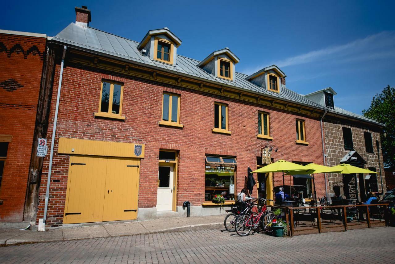 L'Auberge Du Qg La Prairie Eksteriør billede